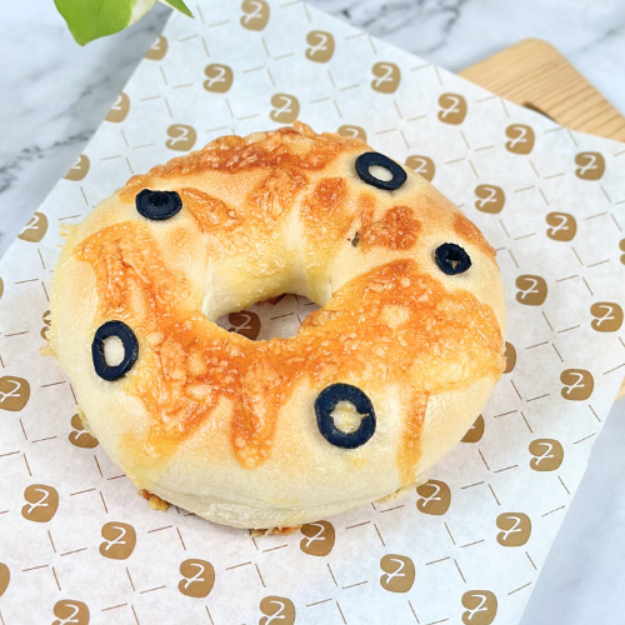 Olive Cheese Bagel