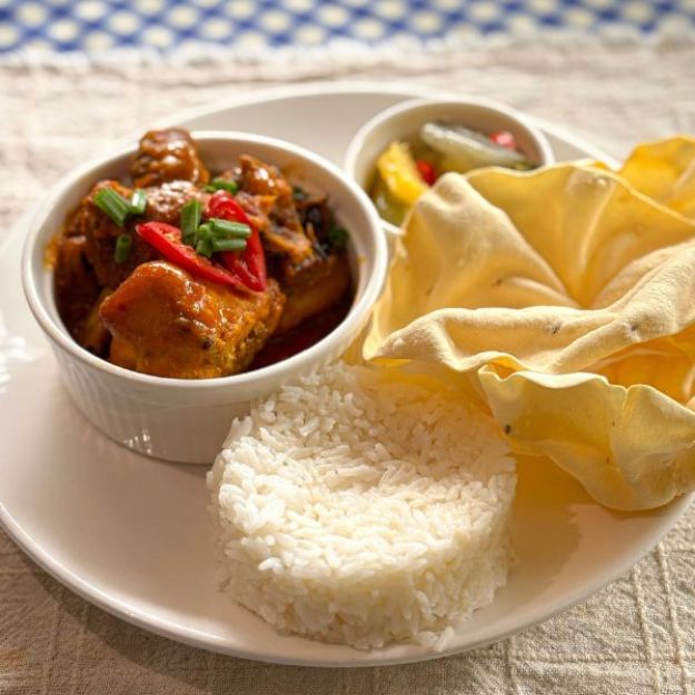 Nasi Ayam Masak Merah