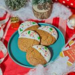 Snowy Gingerbread Cookies 