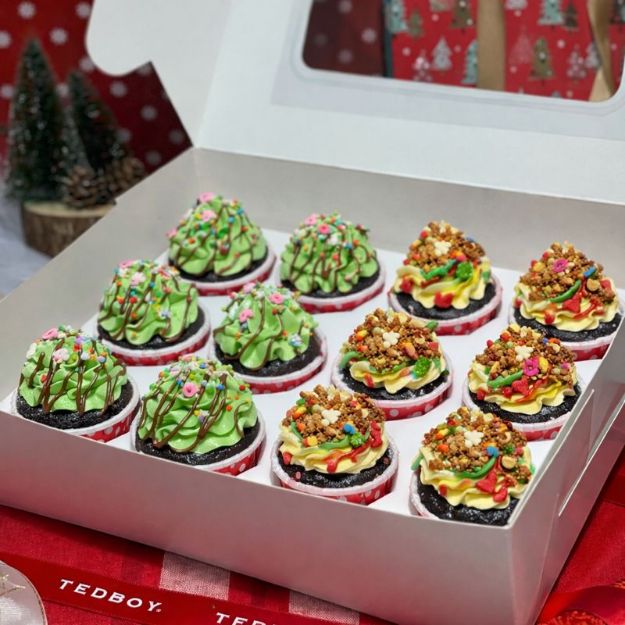 Picture of Mixed Seasonal Cupcakes 