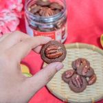Picture of [CNY] Pecan Chocolate Cookies 