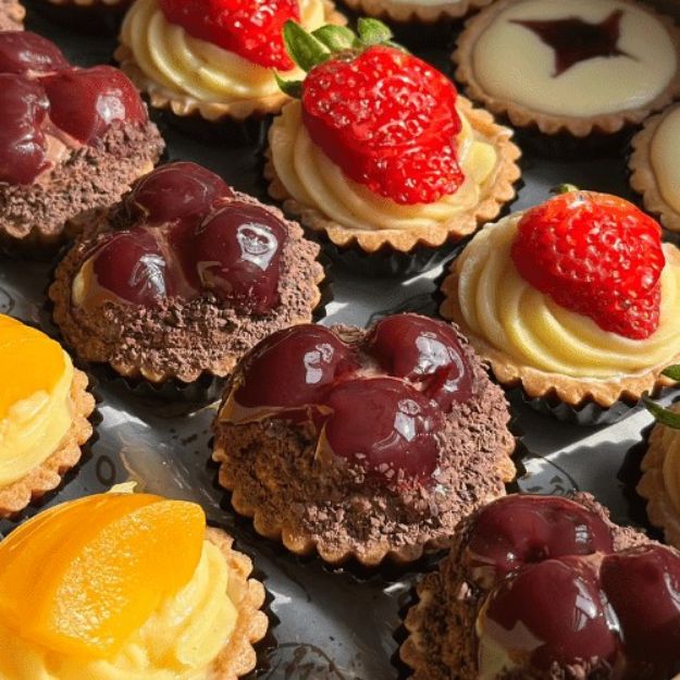 Picture of Mini Fruit Tartlets Catering Box