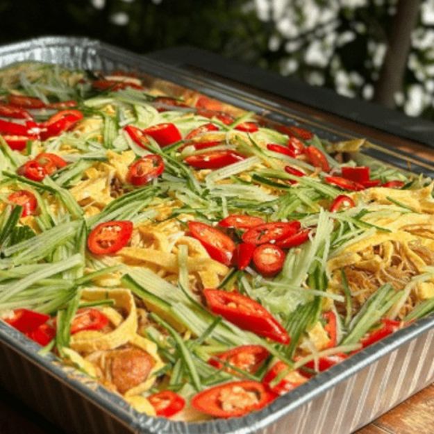 Picture of Bihun Goreng Ayam Catering Tray (PREORDER 2 DAYS)